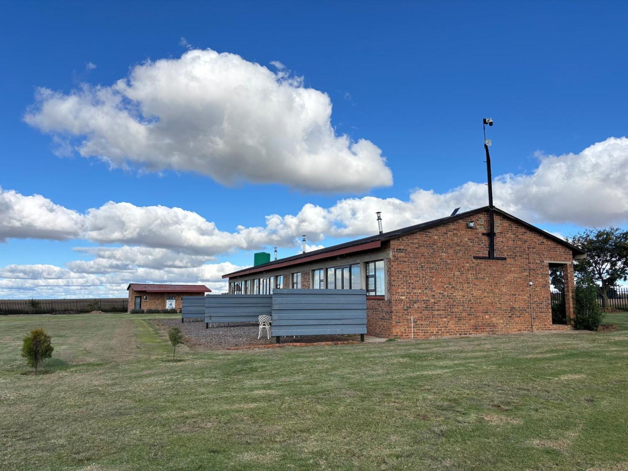 Dewdrop Farm Stay Ermelo Exterior foto